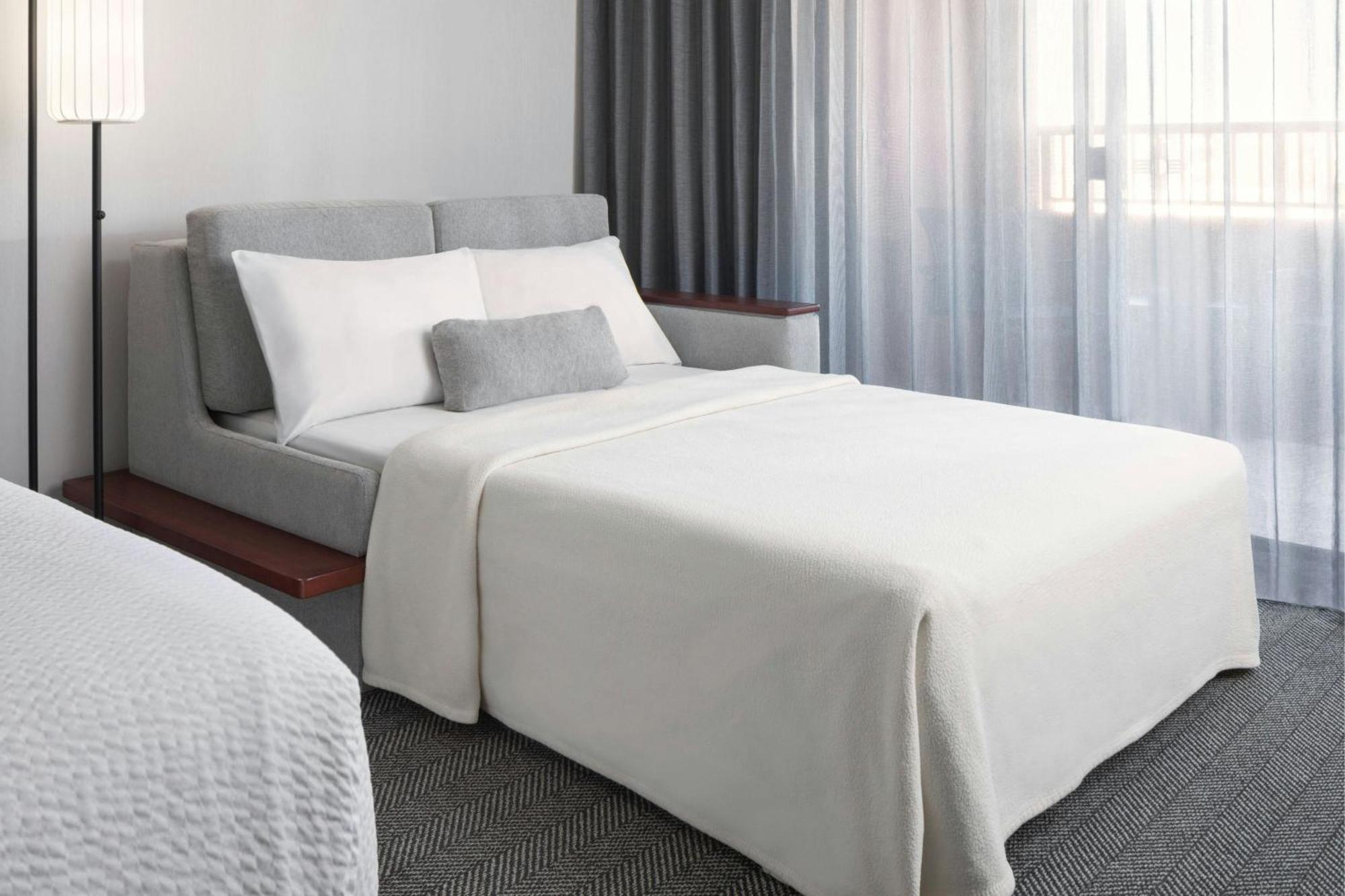 คอร์ทยาร์ด ฟาร์มิงตัน Hotel ภายนอก รูปภาพ
