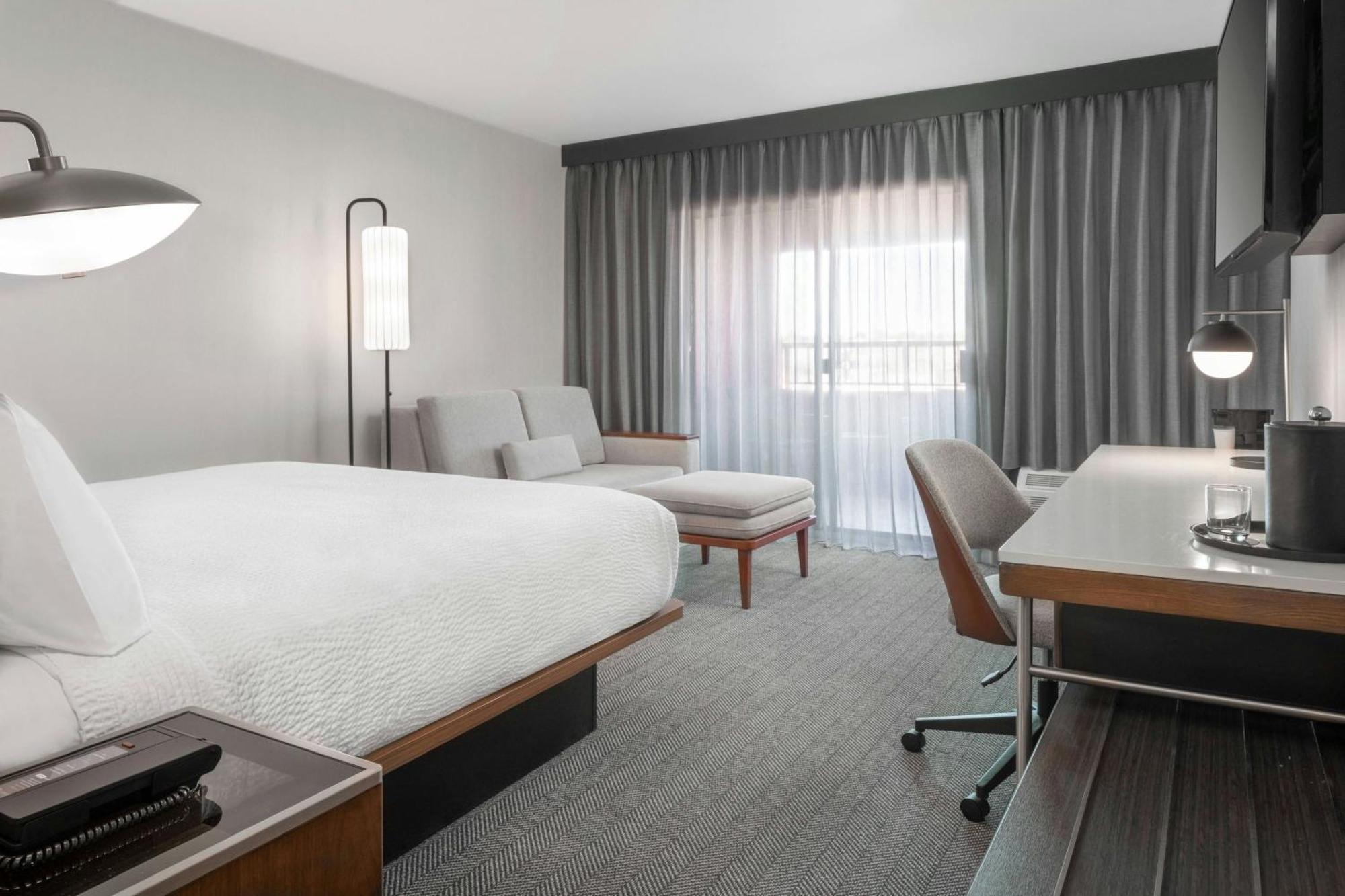 คอร์ทยาร์ด ฟาร์มิงตัน Hotel ภายนอก รูปภาพ